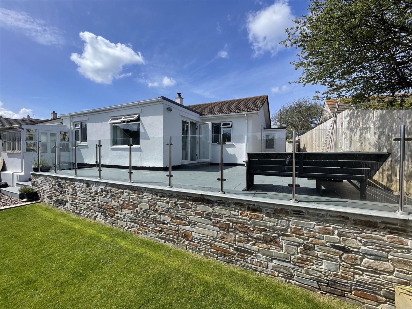 3 bed property in South View Parc, Truro